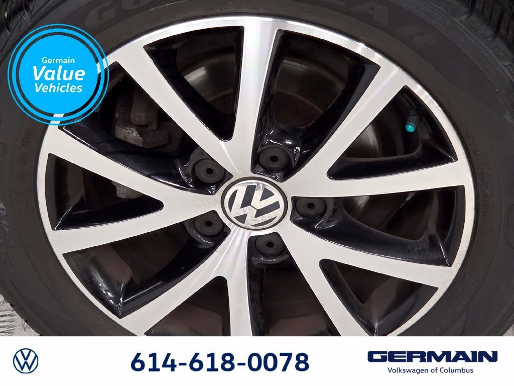 Used 2017 Black Volkswagen 1.4T SE image 10