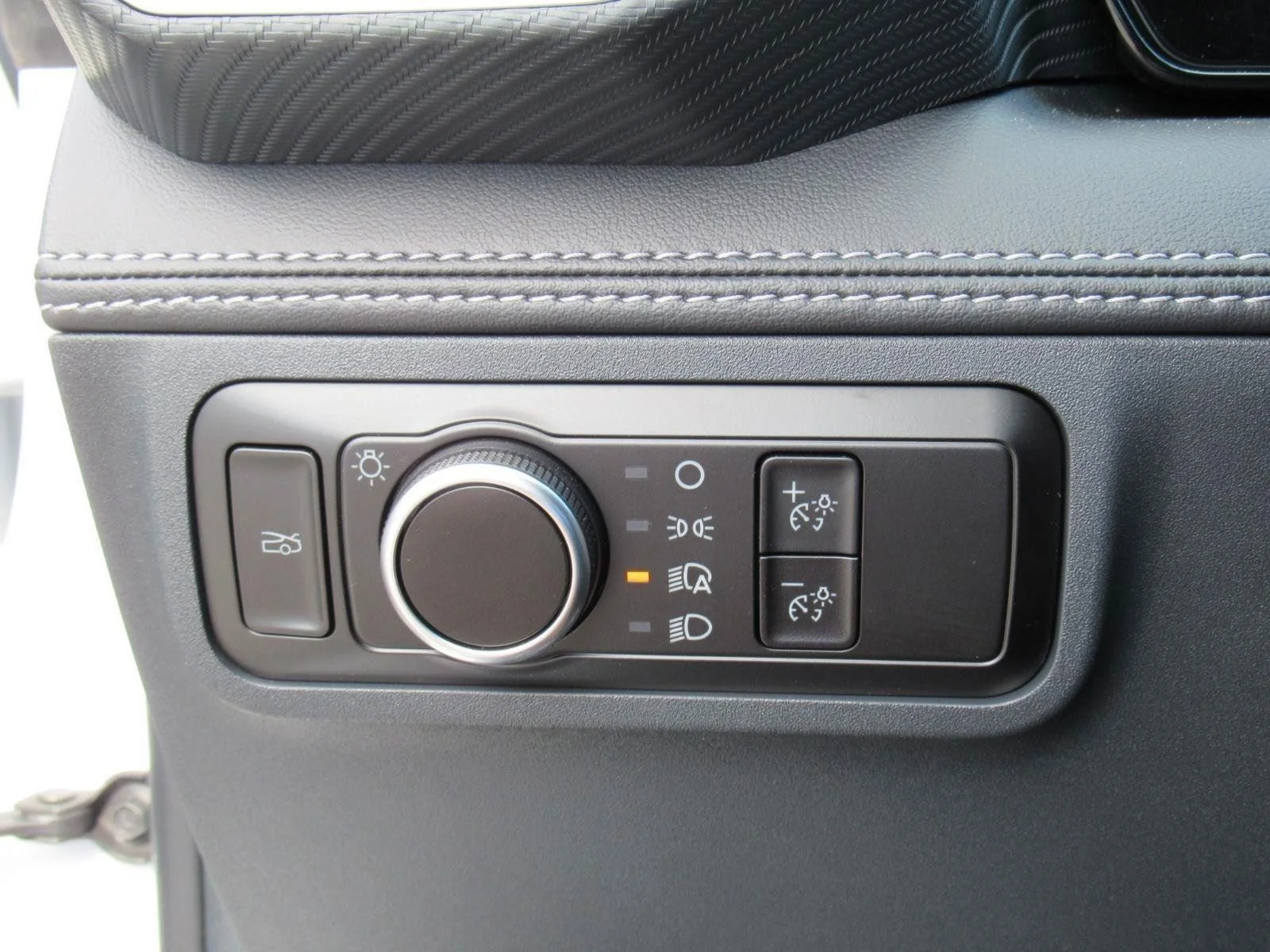 New 2025 Oxford White Ford GT Premium Convertible image 19