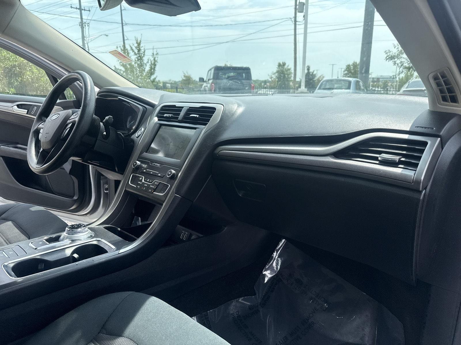 Used 2019 Ingot Silver Ford SE image 27