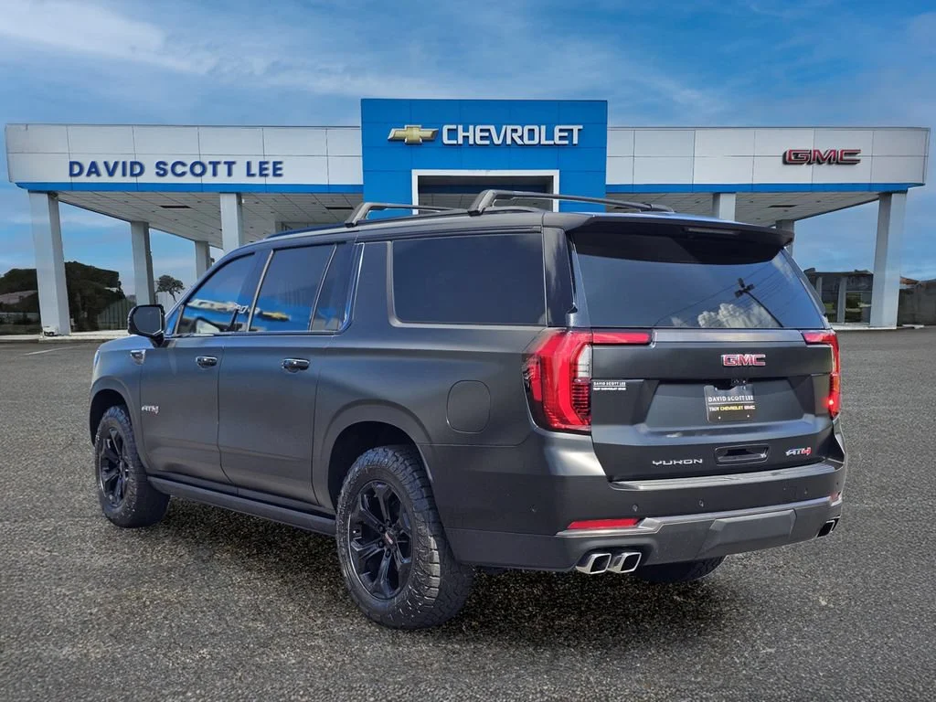 Used 2025 Onyx Black GMC AT4 Ultimate image 14