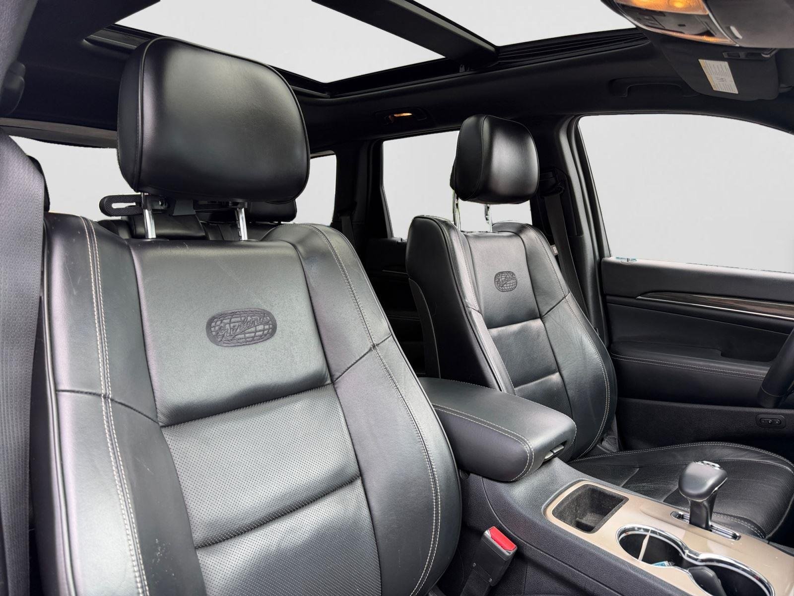 Used 2015 Brilliant Black Crystal Pearlcoat Jeep Overland image 19