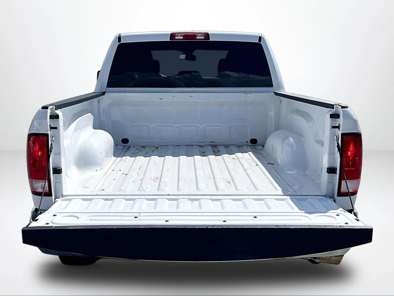 Used 2022 White Ram SLT image 19
