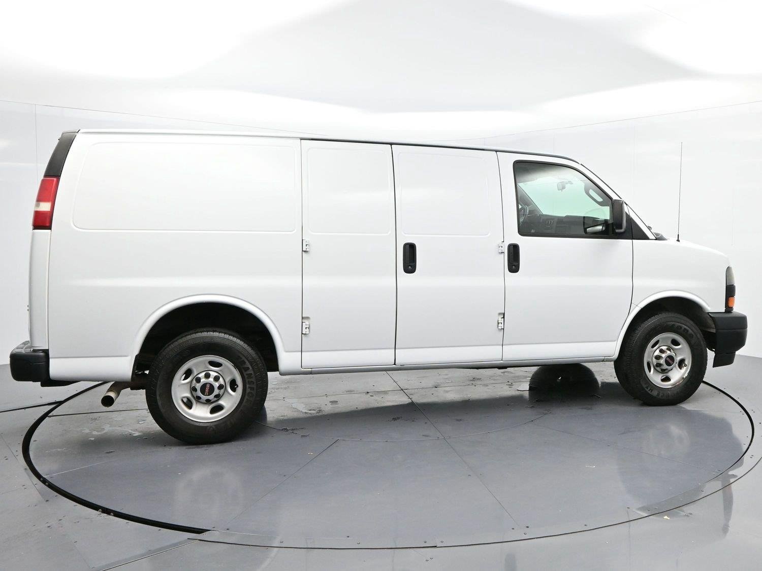 Used 2018 Summit White GMC 2500 image 8