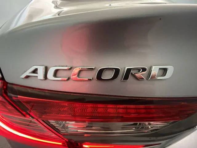 Used 2018  Honda LX image 25