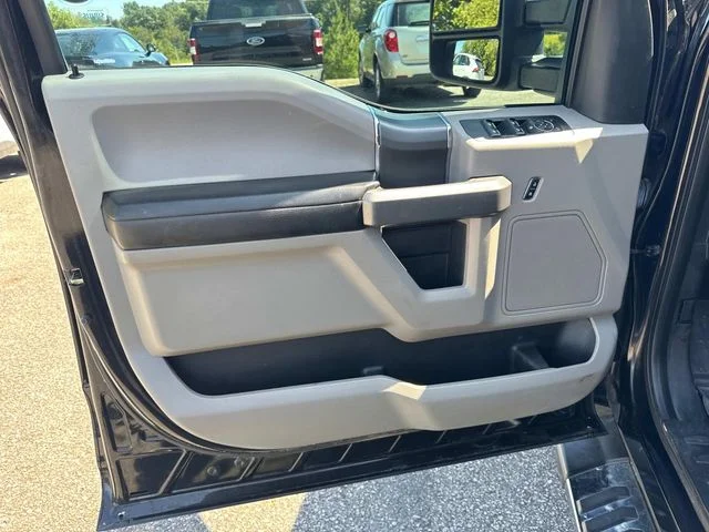 Used 2017 Black Ford XLT image 21