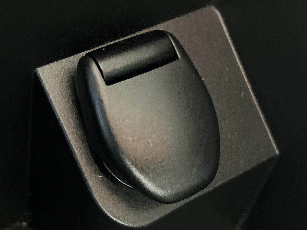 Used 2015 Silver Nissan SV image 33