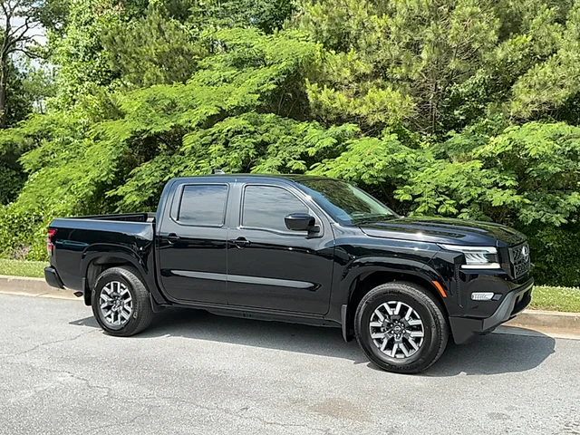 2024 Nissan Frontier Crew Cab SL 4x2