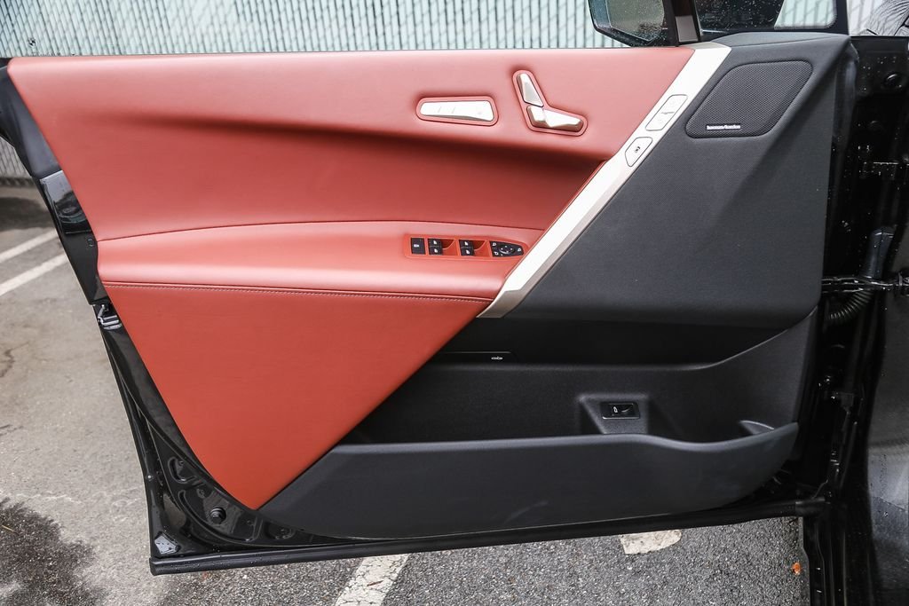 2025 BMW iX 50 - Photo 16