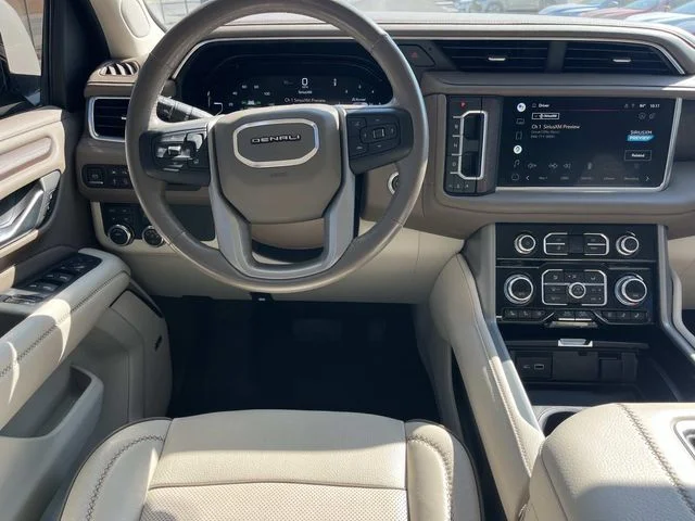 Used 2022 White GMC Denali image 13