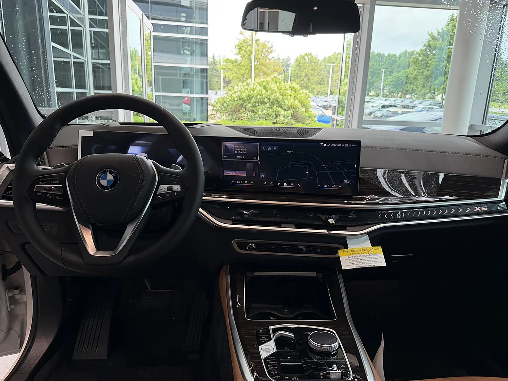 New 2026 Mineral White Metallic BMW xDrive50e image 15