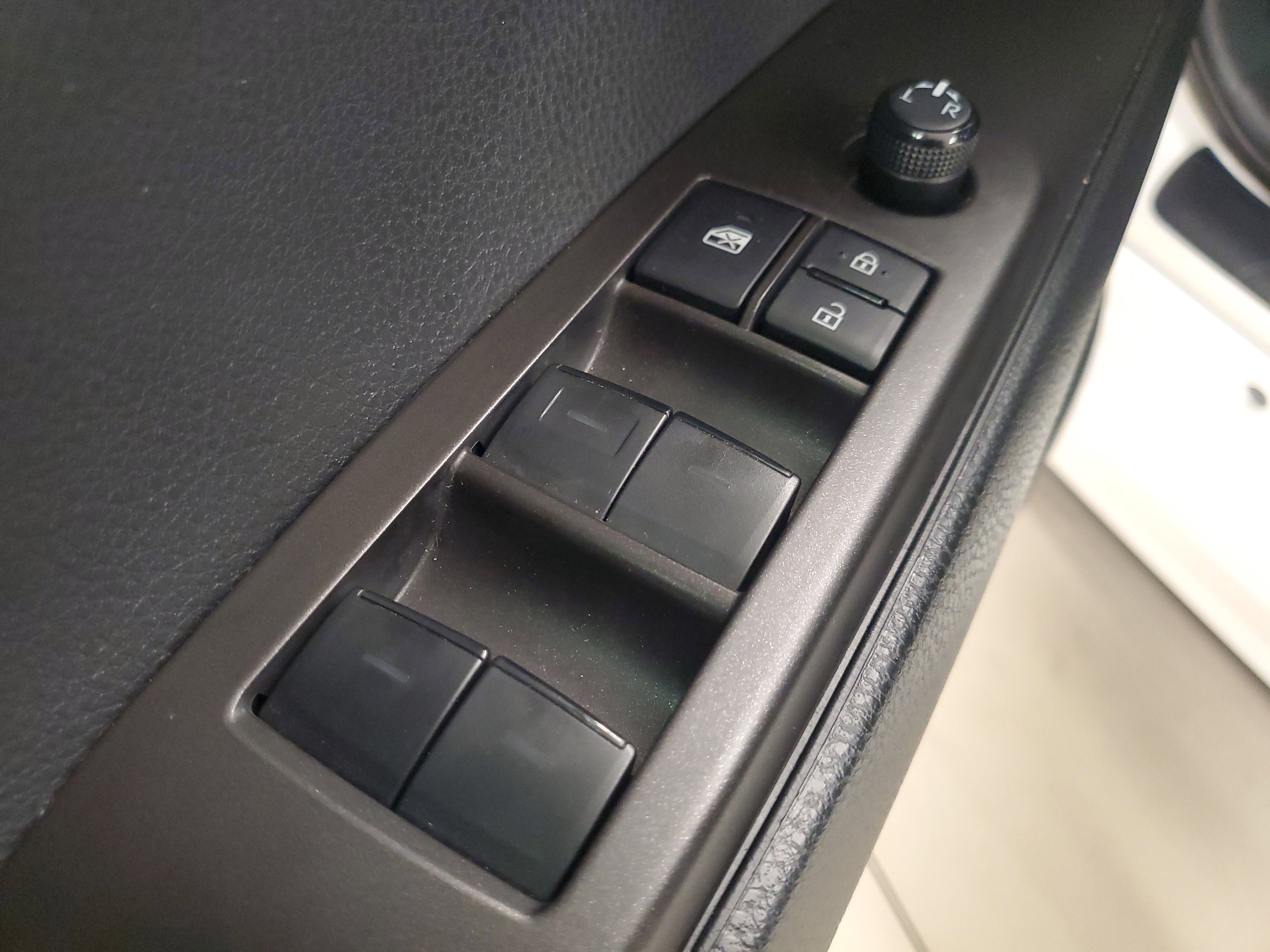 Used 2024 Ice Toyota SE image 18