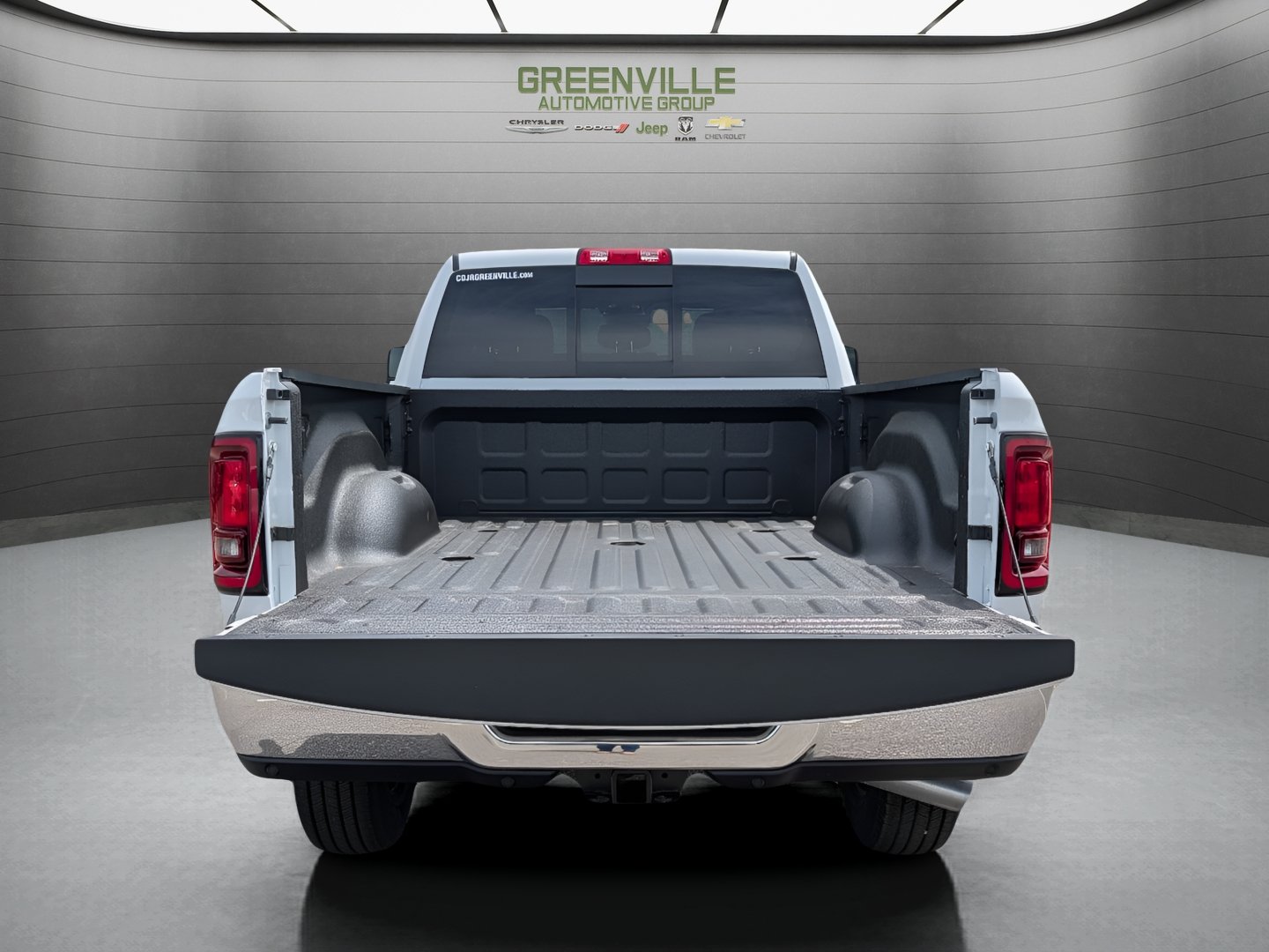 New 2026 Bright White Clear-Coat Exterior Paint RAM Tradesman Cummins HO Diesel 4x4 image 7