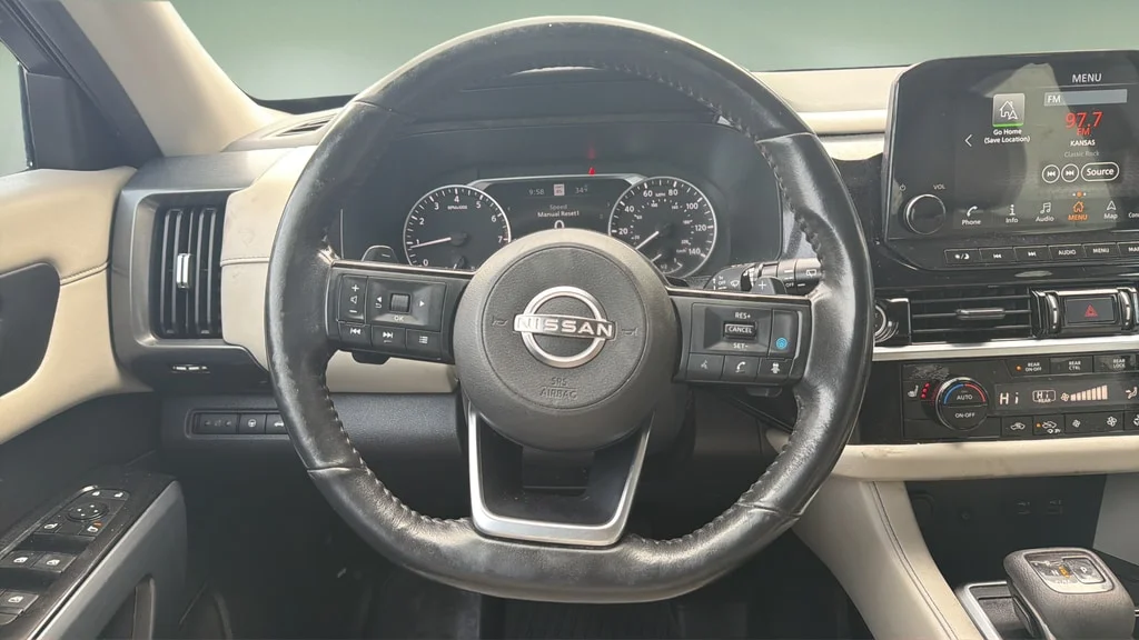 Used 2023 Pearl White Tricoat Nissan SL image 9