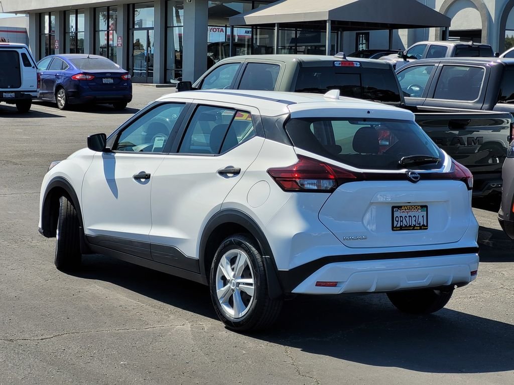 Used 2022 White Nissan S image 6