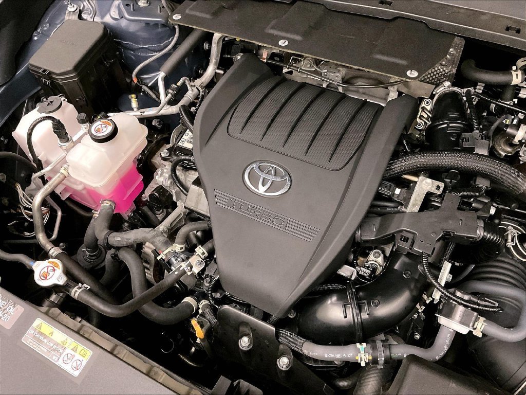 Used 2025 White Toyota XLE image 40