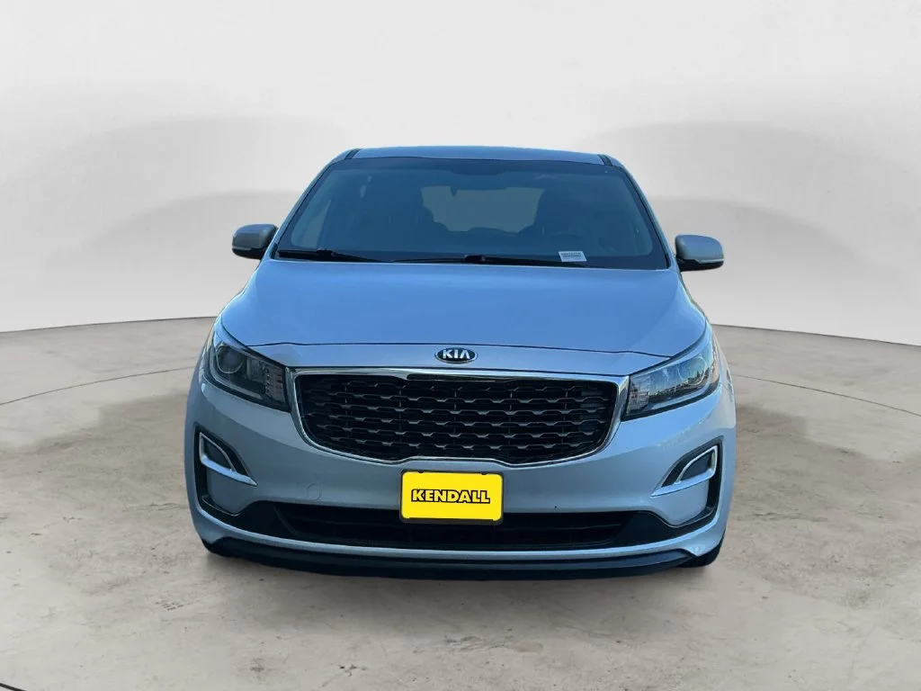 Used 2020 Silver Kia LX image 3