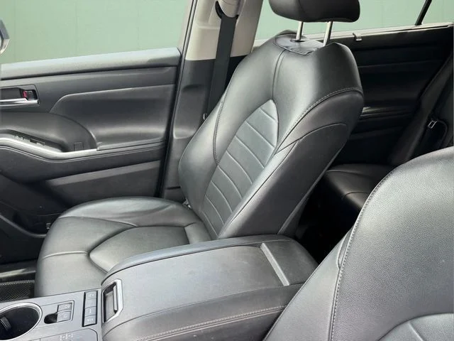 Used 2020 Blue Toyota XLE image 7