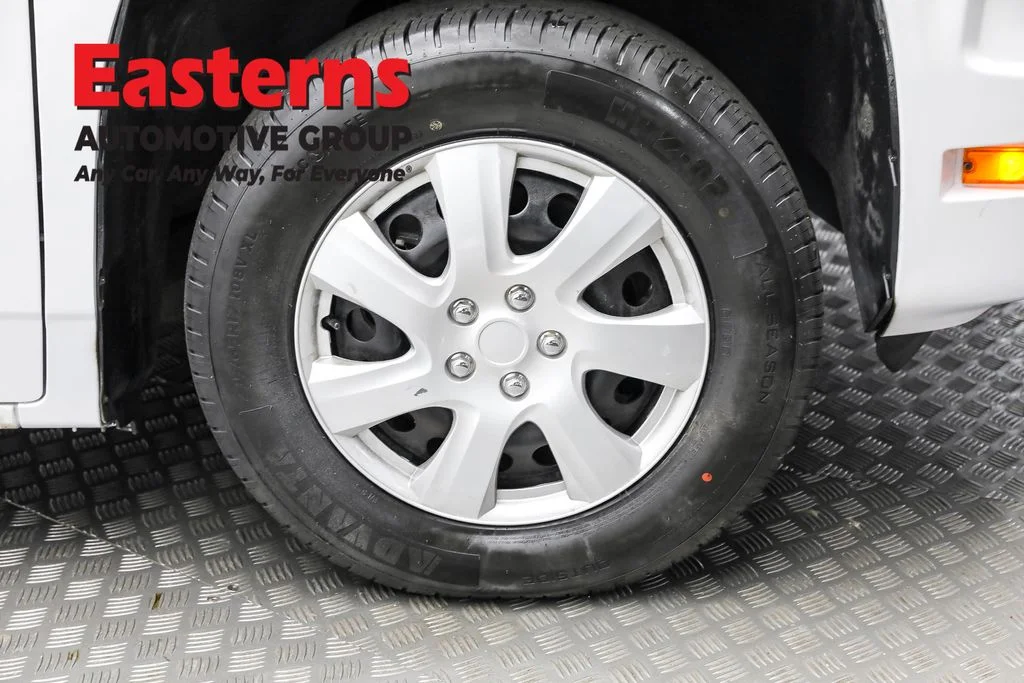 Used 2014 White VPG Taxi image 27