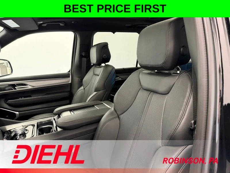 New 2026 High Gloss Black Exterior Paint Jeep Limited Reserve image 23