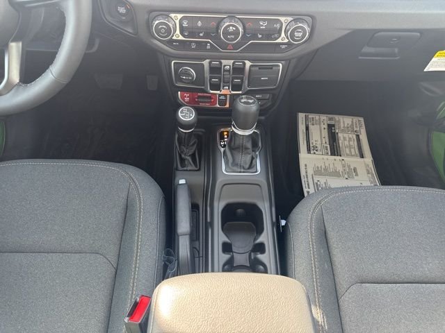 2025 Jeep Wrangler 4-Door Willys - Photo 15