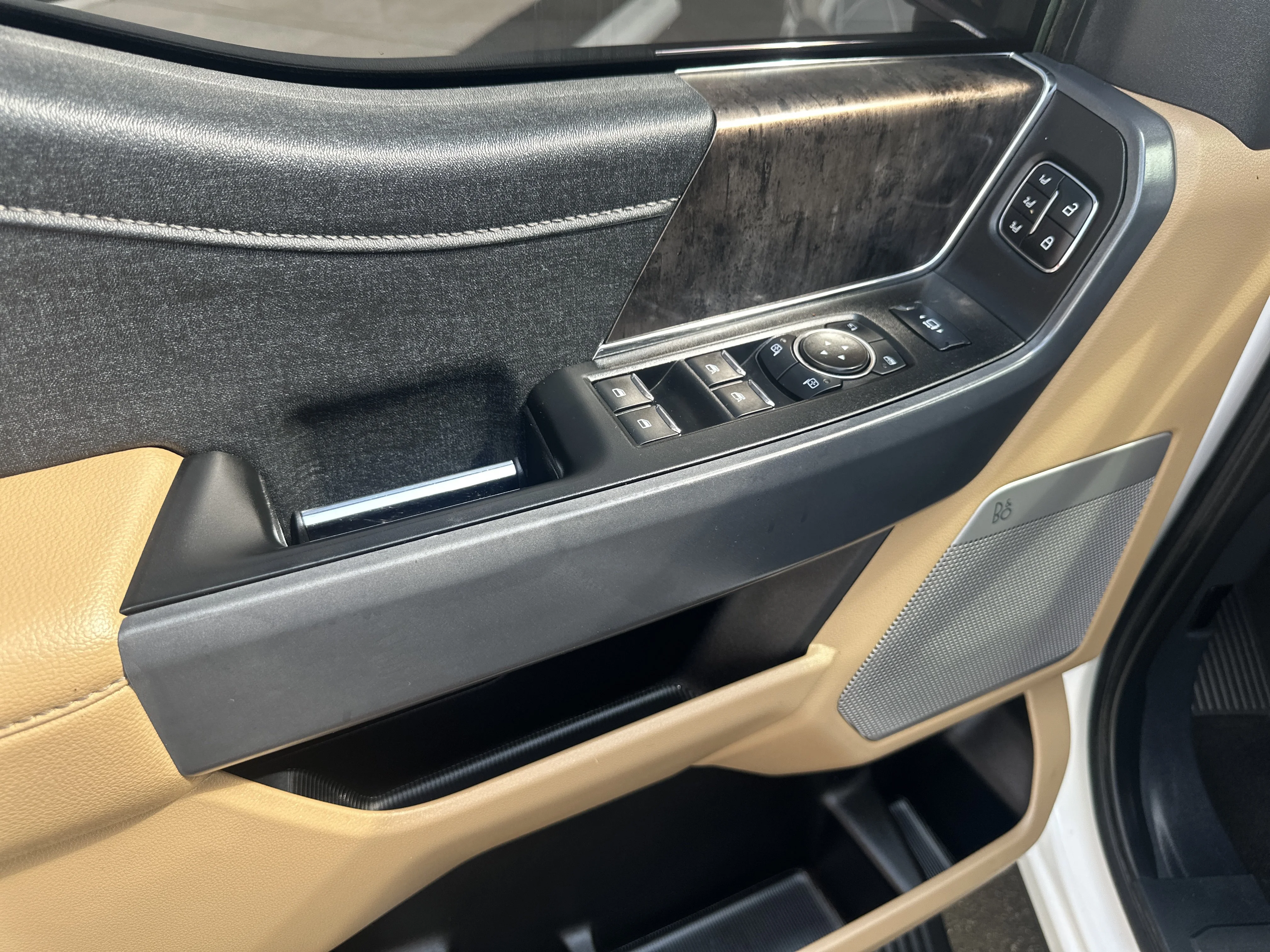 Used 2023  Ford  image 11
