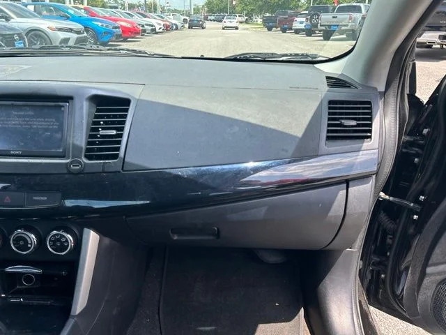 Used 2017 Black Mitsubishi ES image 13