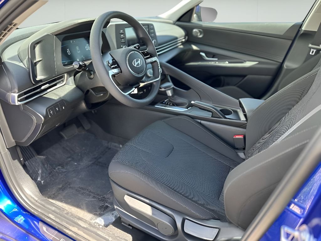 2025 Hyundai Elantra SE - Photo 26