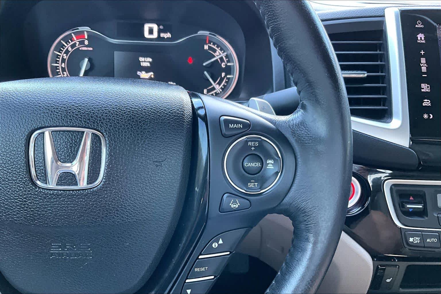 Certified Used 2020 Platinum White Pearl Honda RTL-E image 25