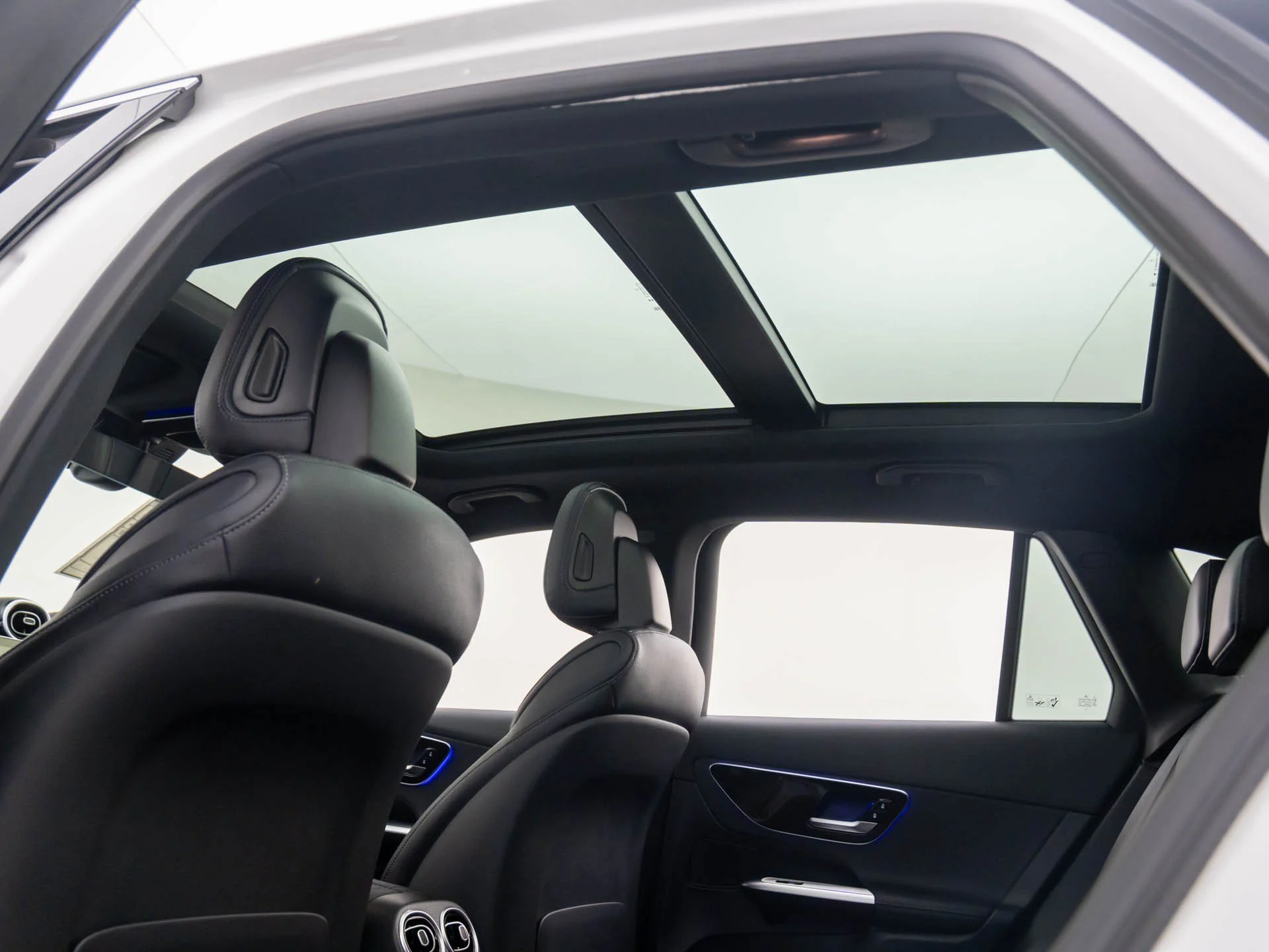 New 2026 White Mercedes-Benz GLC 300 image 16