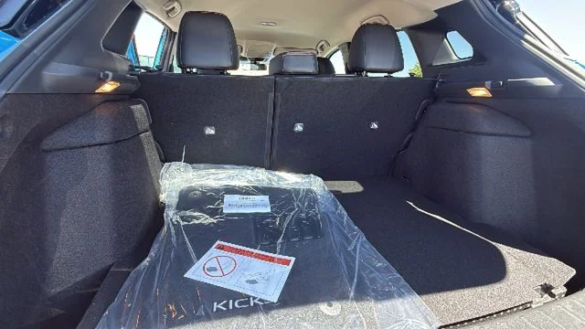 New 2026 Arctic Ice Blue Metallic / Super Black Two-tone Nissan SR image 27