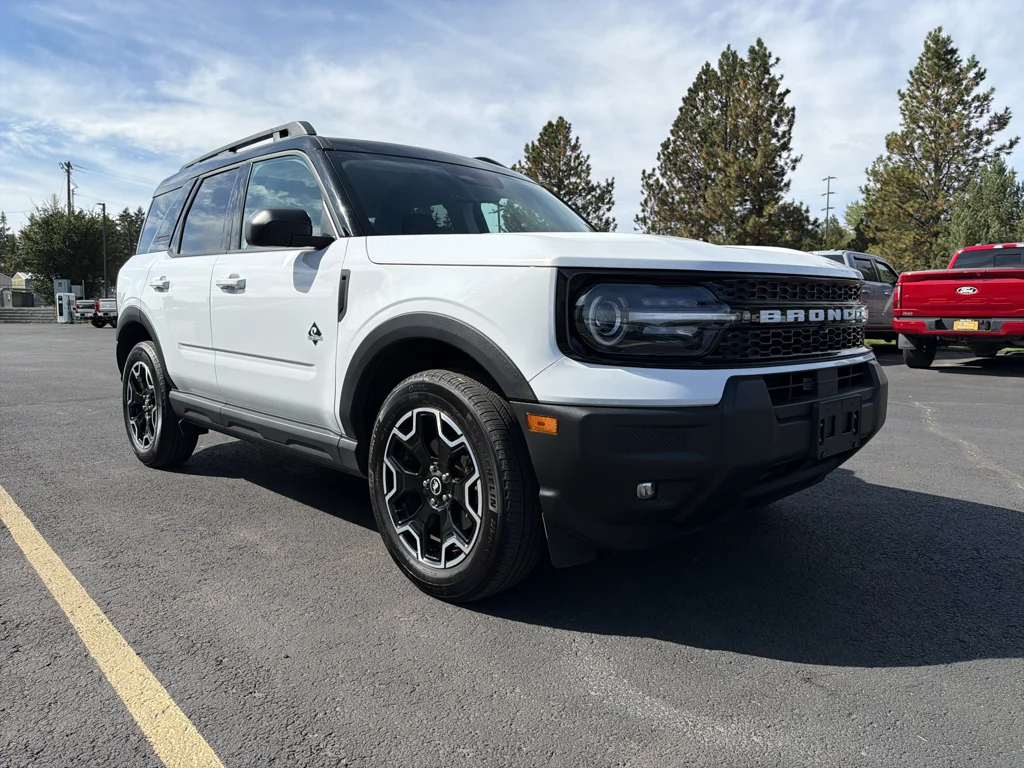 Certified Used 2025 Oxford White Ford Outer Banks image 24