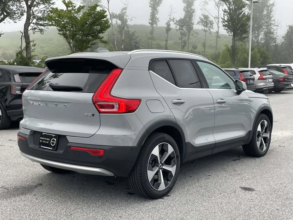 Certified Used 2025 Vapour Grey Volvo Plus image 28