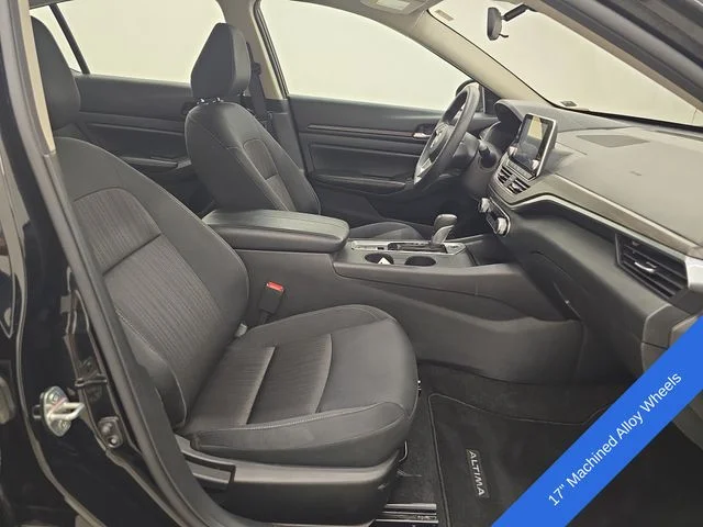 Used 2025 Super Black Clearcoat Nissan 2.5 SV image 9