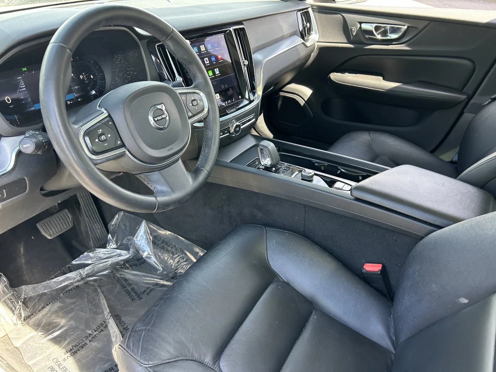 Used 2023 Platinum Grey Metallic Volvo Core Dark Theme image 28