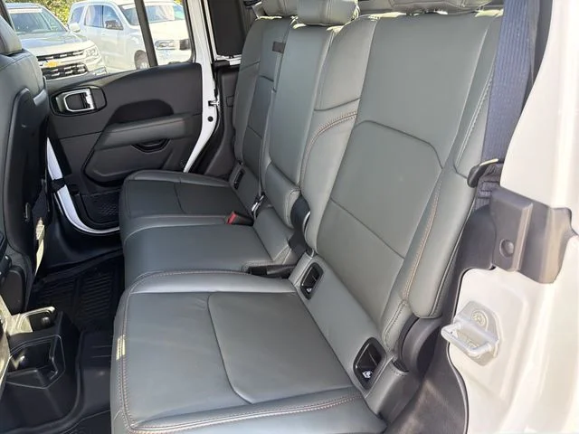 Used 2025 White Jeep Mojave image 12