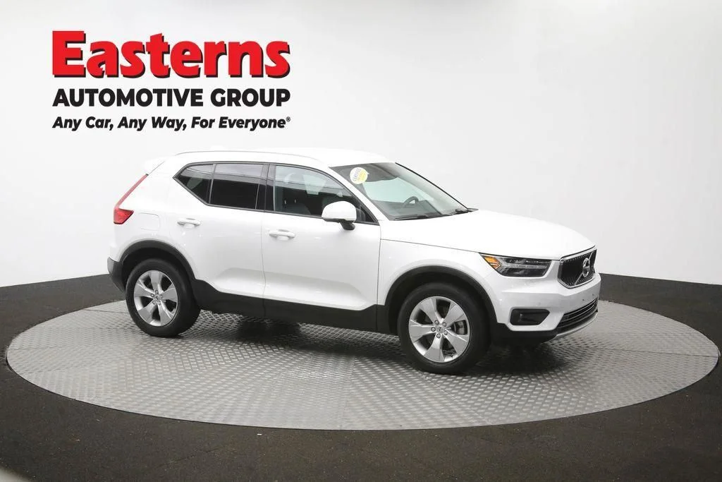 Used 2022 White Volvo Momentum image 48
