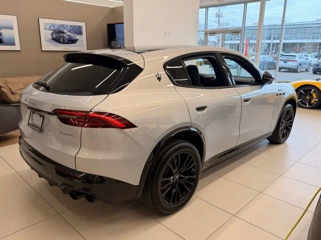 Used 2025 White Maserati Modena image 5