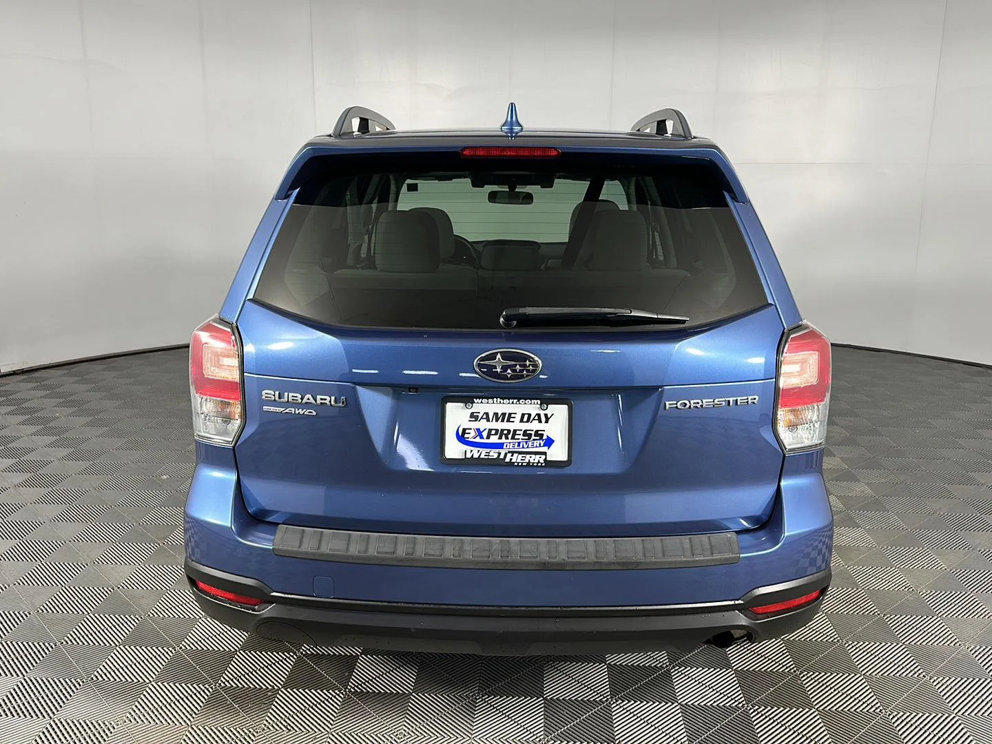 Used 2018 Quartz Blue Pearl Subaru Premium image 5