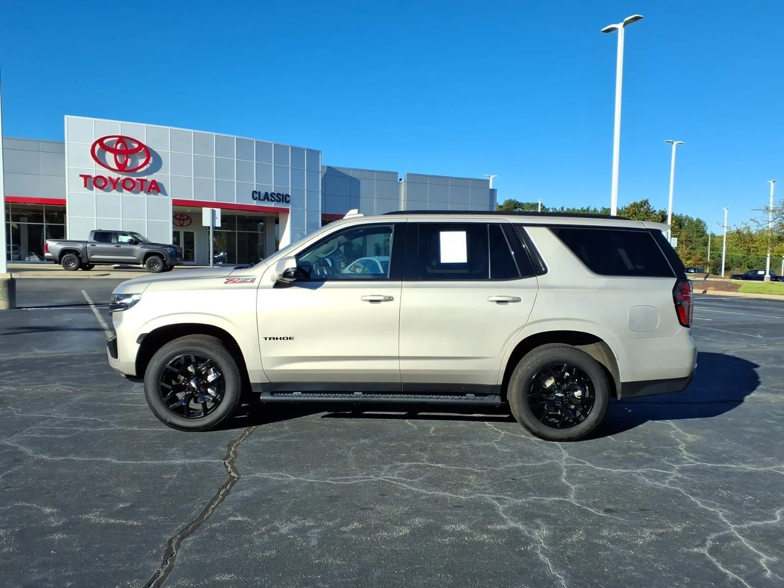 Used 2022 Empire Beige Metallic Chevrolet Z71 image 3
