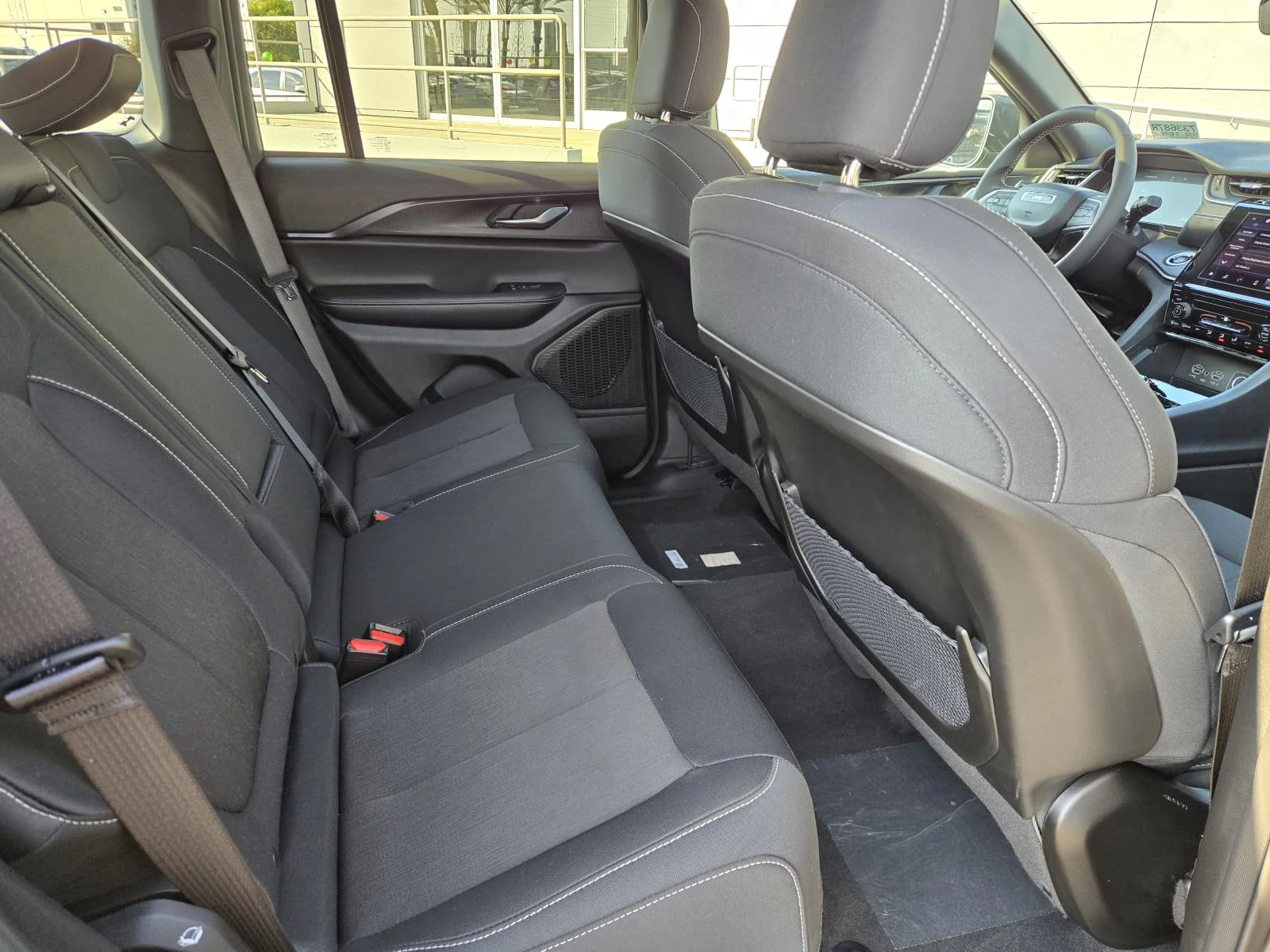 2025 Jeep Grand Cherokee Laredo - Photo 29