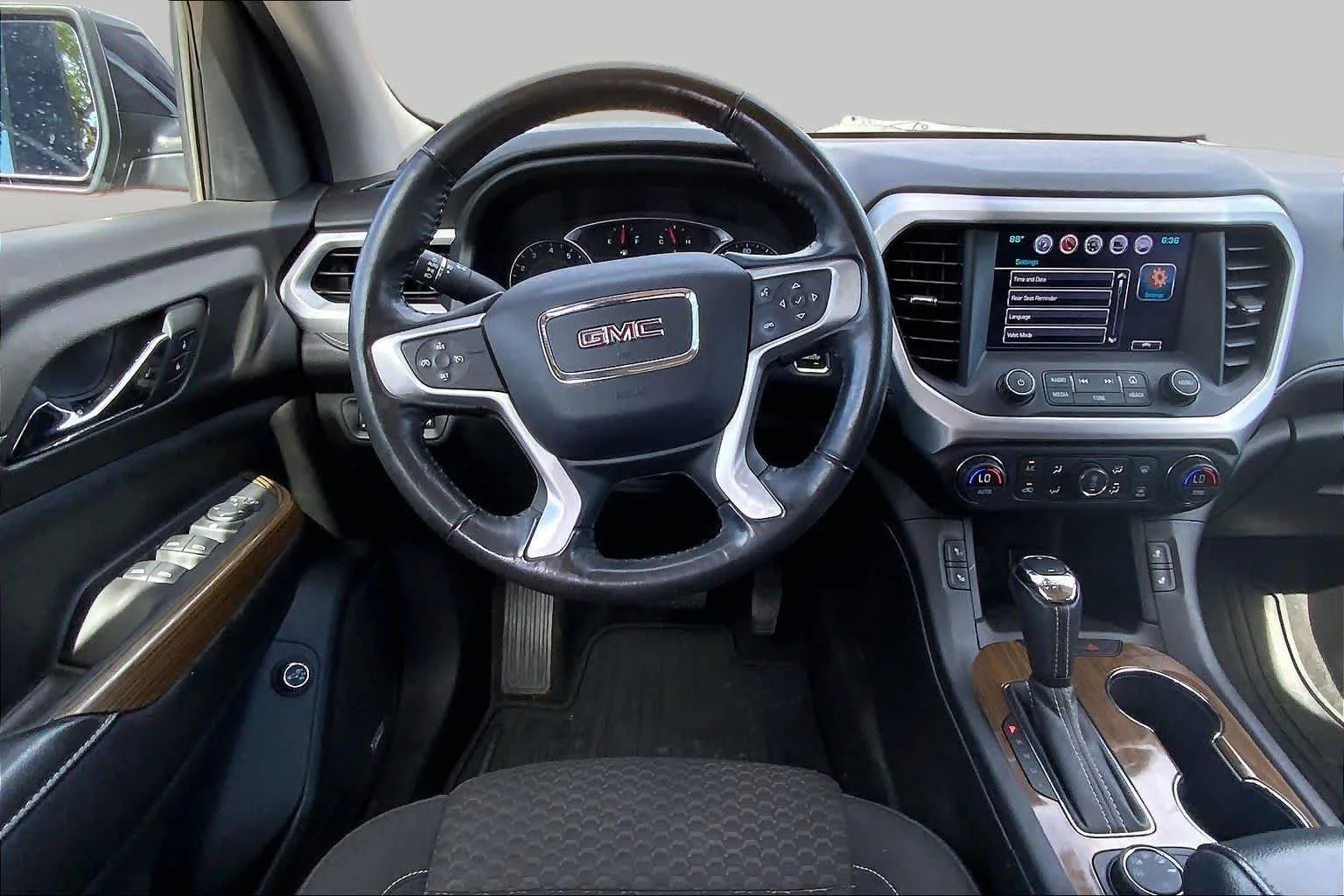 Used 2019 BLUE STEEL METALLIC GMC SLE image 6