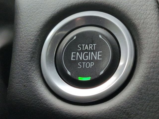 Used 2024 Summit White Chevrolet Premier image 30