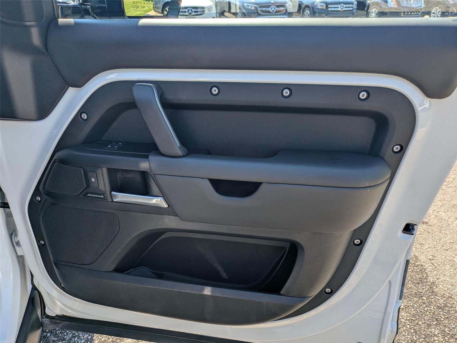 Used 2025 Fuji White Land Rover S image 32