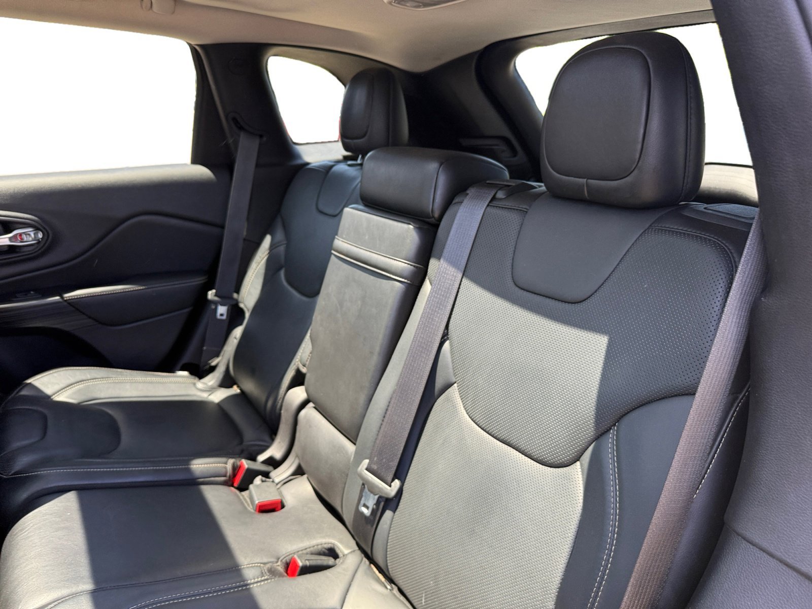 Used 2014 Granite Crystal Metallic Clearcoat Jeep Limited image 16