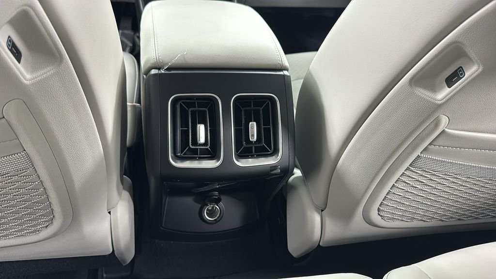 2025 Kia Sorento S - Photo 36