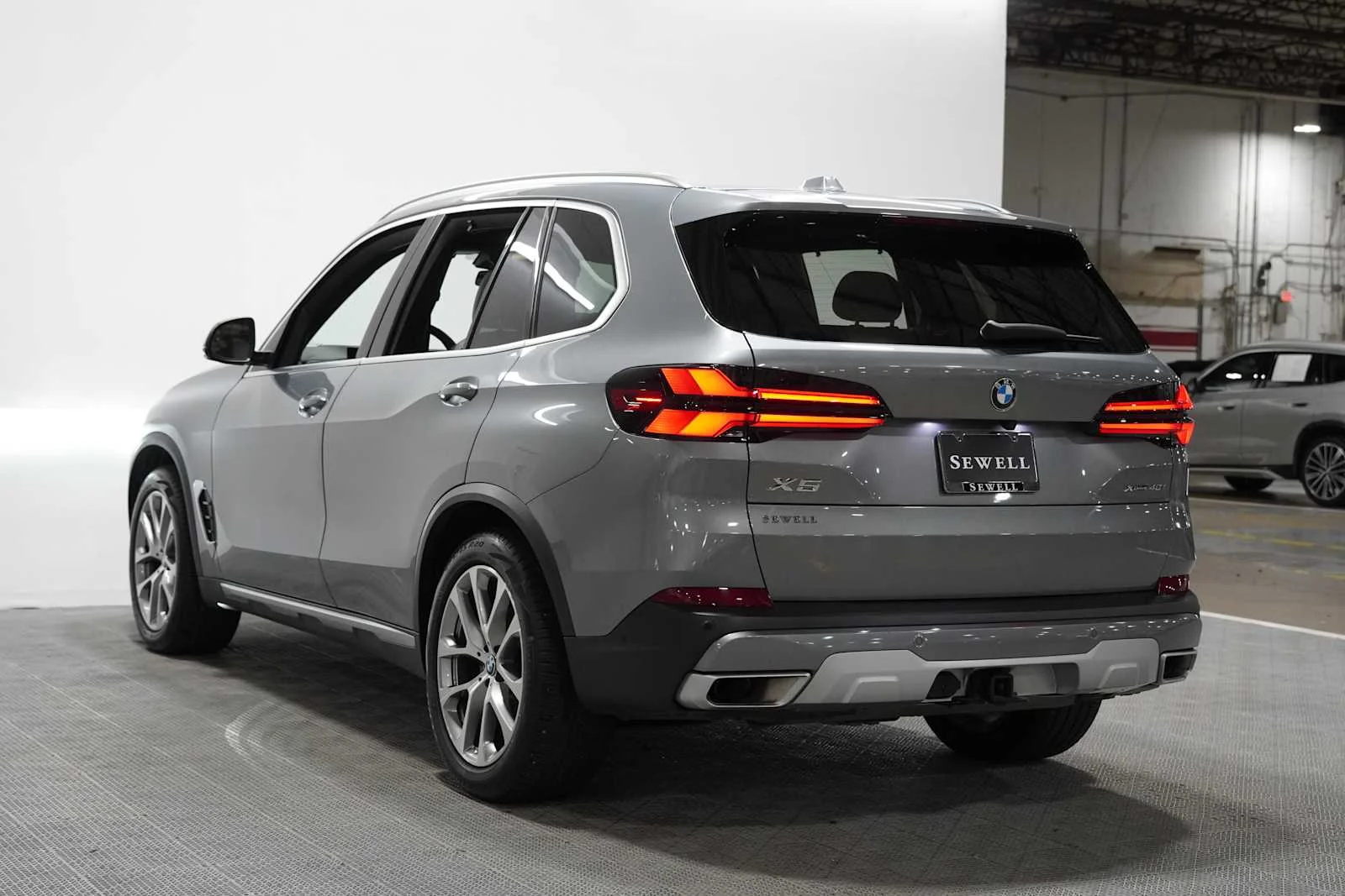 Certified Used 2025 Skyscraper Grey Metallic BMW xDrive40i image 6