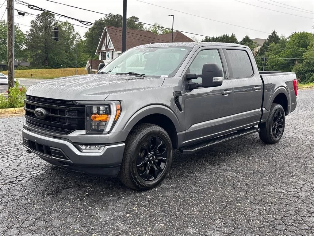 Used 2023 Gray Ford XLT image 3