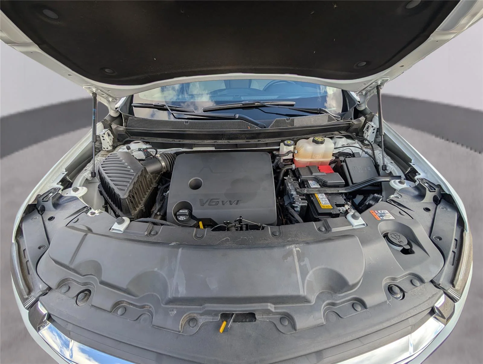 Used 2024 Summit White Chevrolet LS image 39