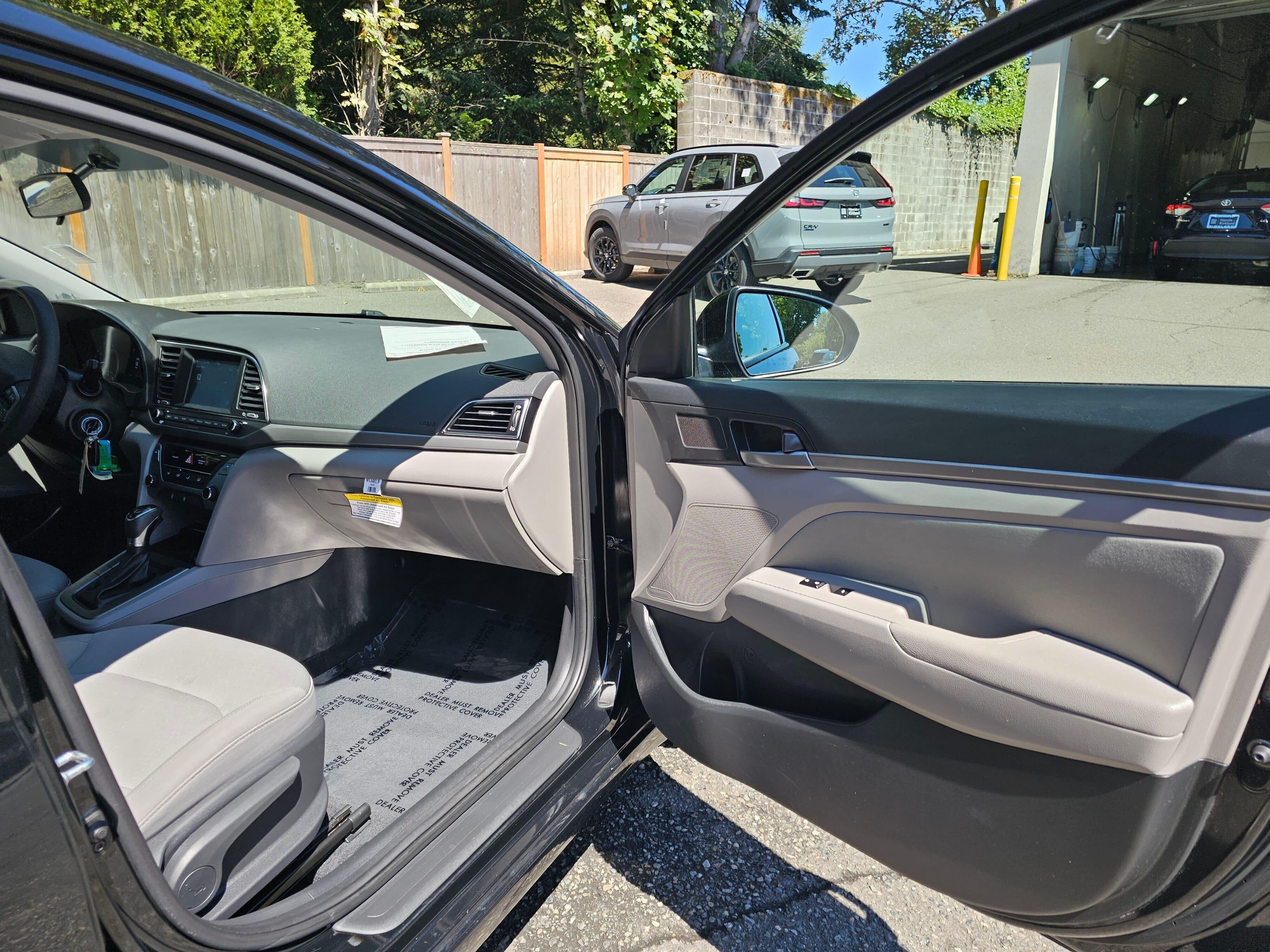 Used 2018 Phantom Black Hyundai SEL image 12