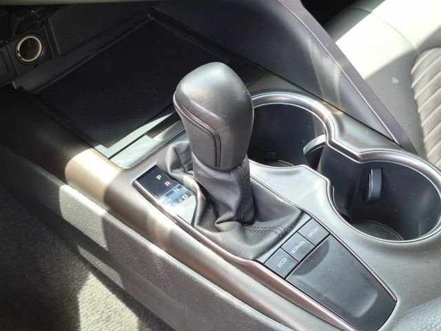 Used 2024 White Toyota SE image 21